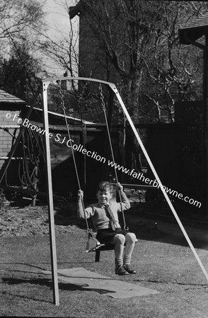 CASTLERIGG   MARTIN B  CHILDREN  JOHNNIE AND VALERIE SZULC ON SWING